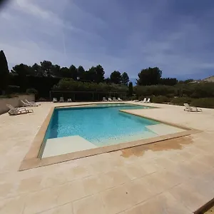 Mazet Zen Saint-Rémy-de-Provence